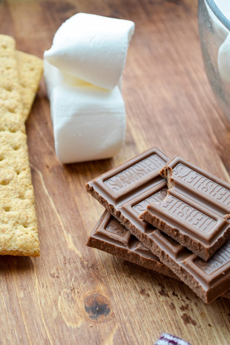 Air Fryer S'mores {With Step-by-Step Instructions} - Dash for Dinner