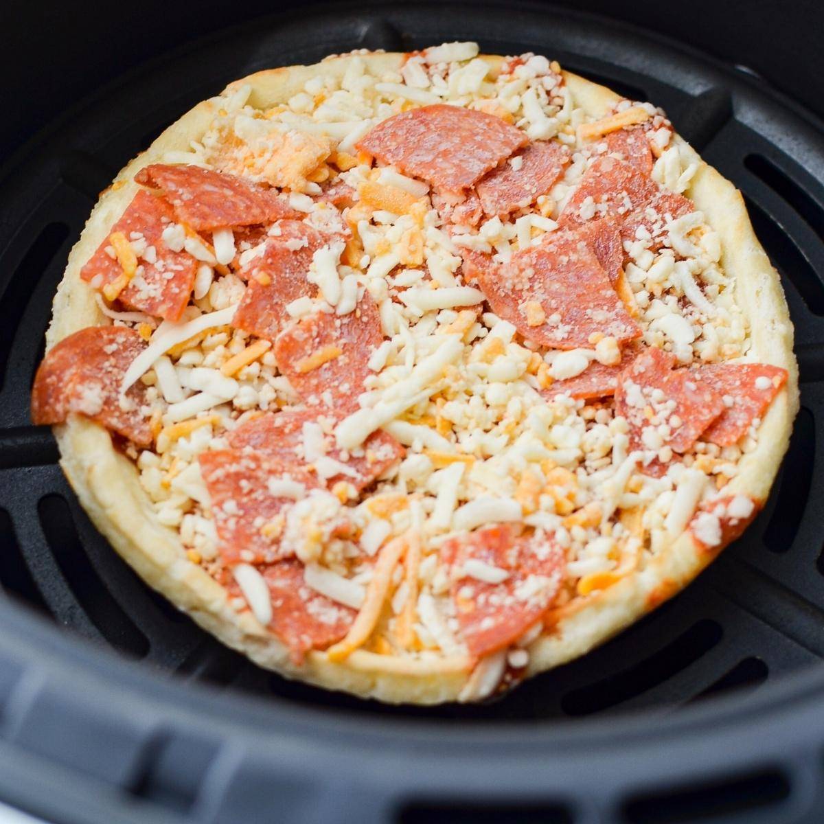 Air Fryer Mini Pizza in 10 Minutes - Tasty Oven