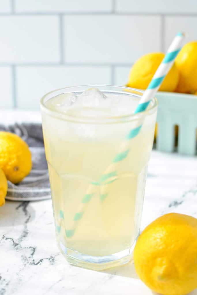 Single Serving Lemonade (Quick and Easy) - Dash for Dinner